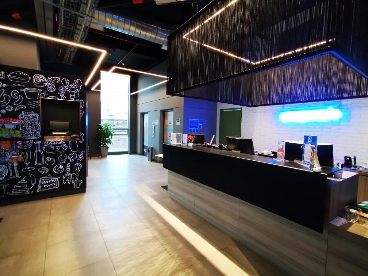 Ibis Budget Itagüí 3*,